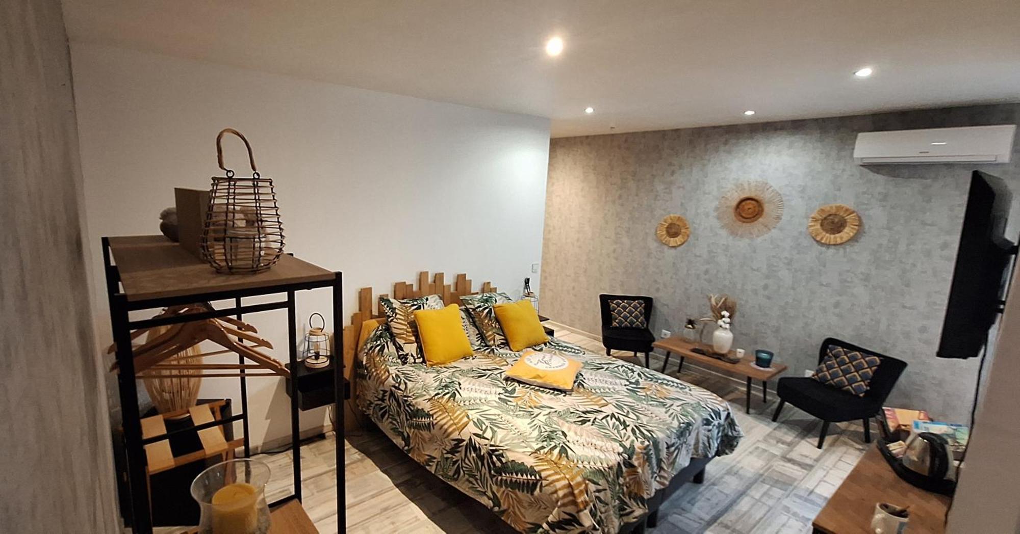 Chambres D'Hotes D'Aqui D'Aia Сен-Лоран-дю-Вар Екстериор снимка